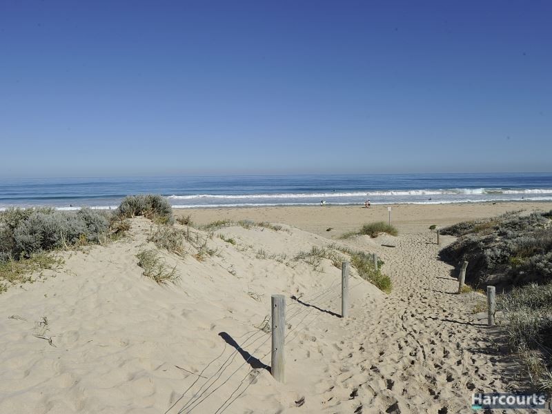 6 Avoca Place, Madora Bay WA 6210