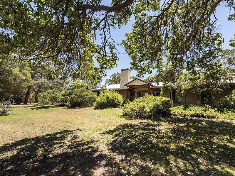 13 Raywood Road, Bouvard WA 6211