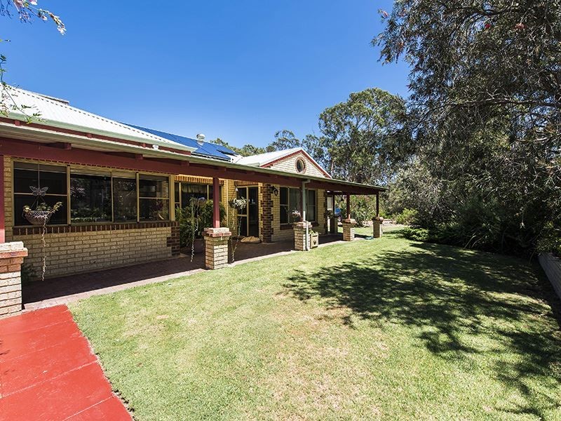 13 Raywood Road, Bouvard WA 6211