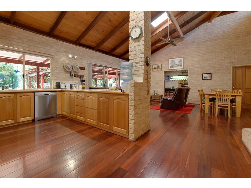 13 Raywood Road, Bouvard WA 6211