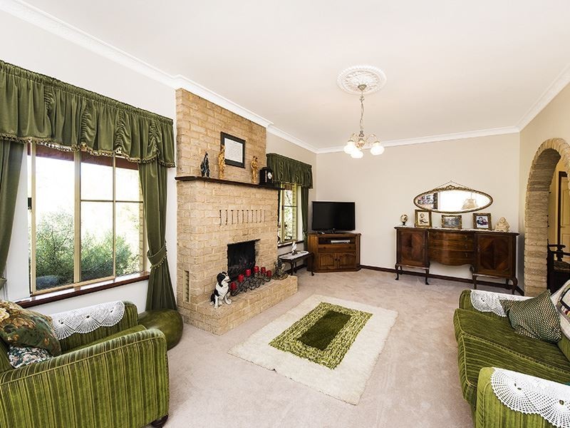 13 Raywood Road, Bouvard WA 6211