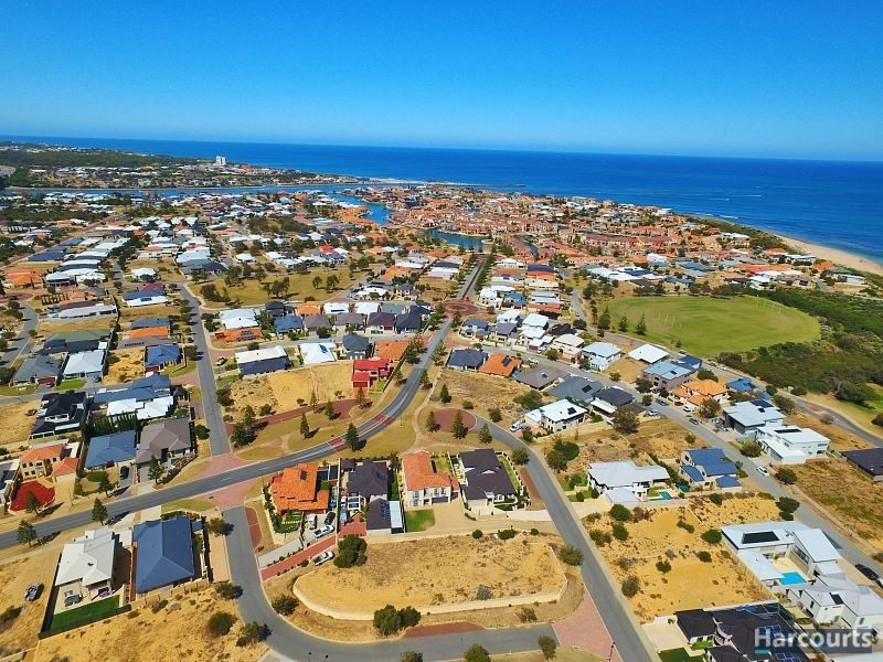 9 Seaview Place, Wannanup WA 6210