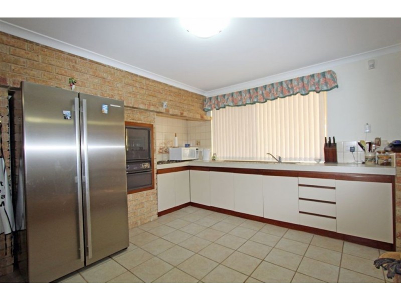 9 Carabeen Place, Halls Head WA 6210