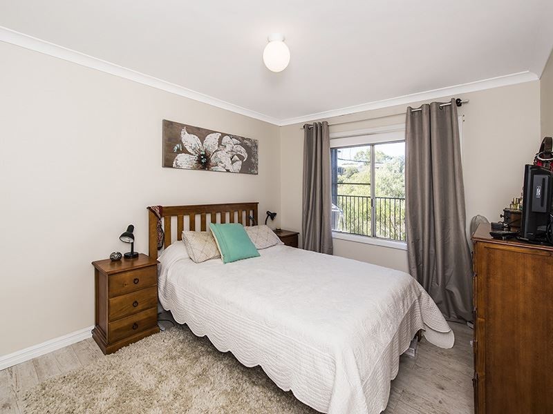 4 Lake View Road, Preston Beach WA 6215