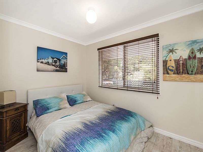 4 Lake View Road, Preston Beach WA 6215