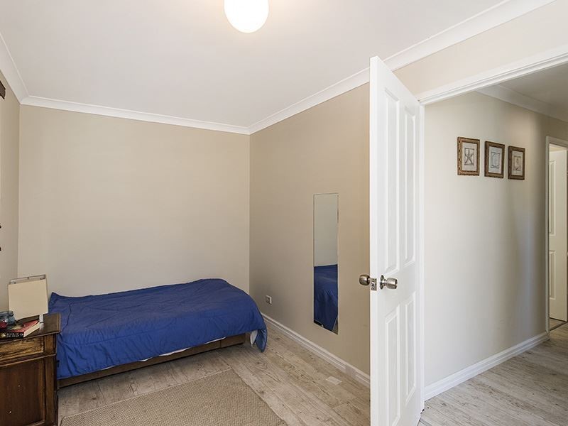 4 Lake View Road, Preston Beach WA 6215