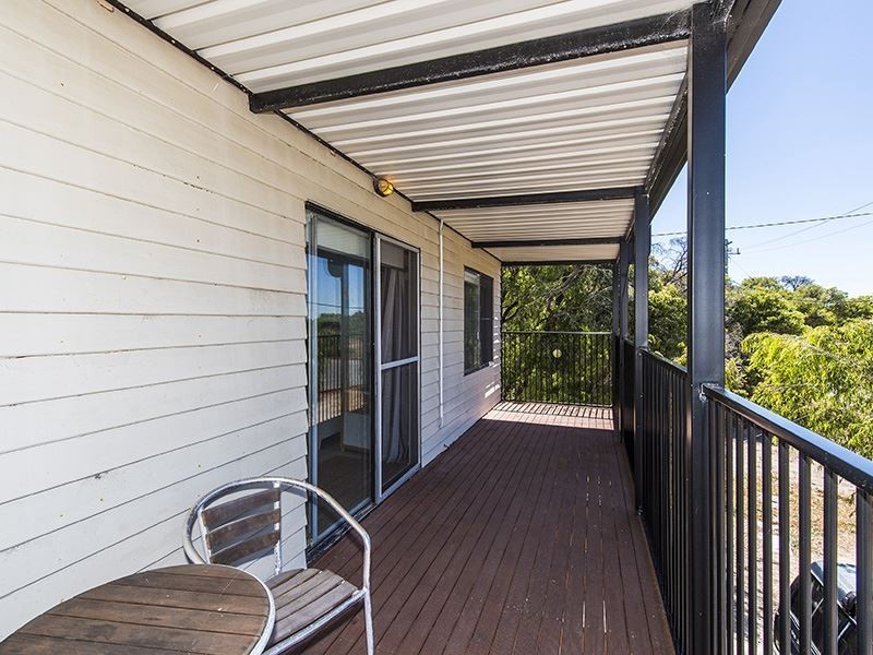 4 Lake View Road, Preston Beach WA 6215