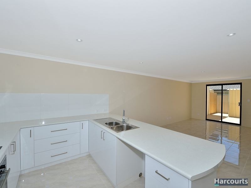 99 Oakleigh Drive, Erskine WA 6210