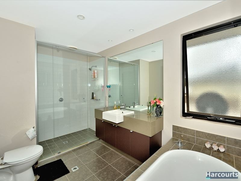 8 Malone Loop, Meadow Springs WA 6210