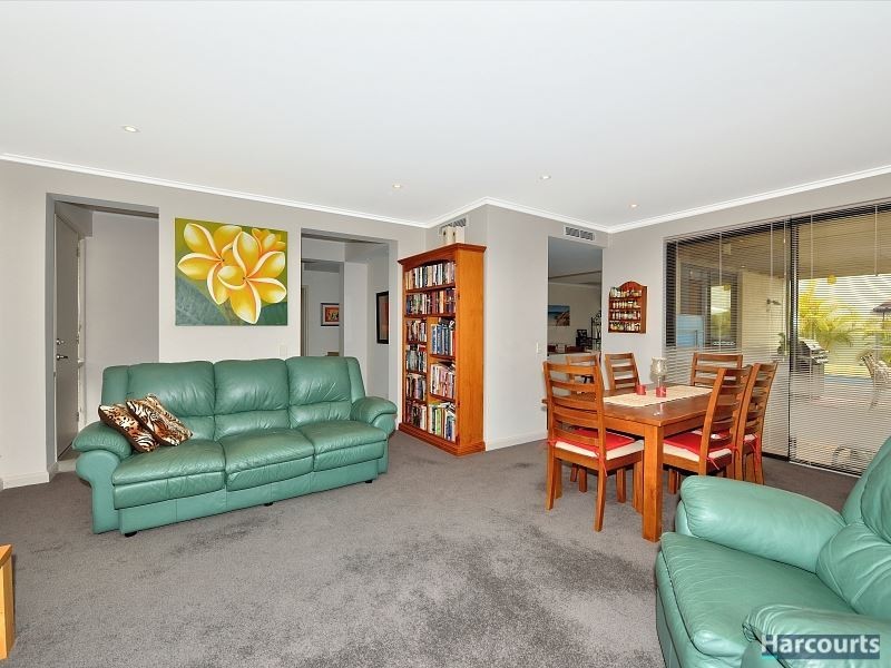 8 Malone Loop, Meadow Springs WA 6210