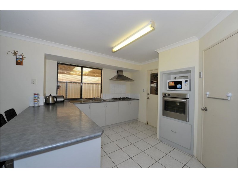 209 Oakmont Avenue, Meadow Springs WA 6210