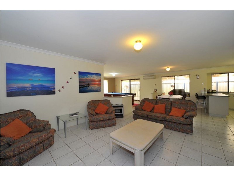 209 Oakmont Avenue, Meadow Springs WA 6210