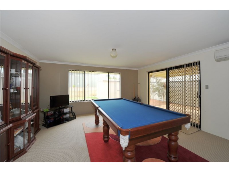 209 Oakmont Avenue, Meadow Springs WA 6210