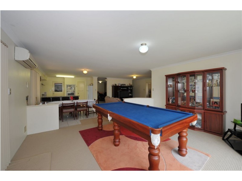 209 Oakmont Avenue, Meadow Springs WA 6210