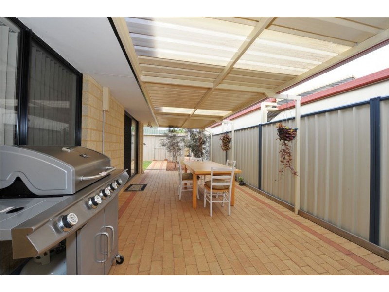 209 Oakmont Avenue, Meadow Springs WA 6210