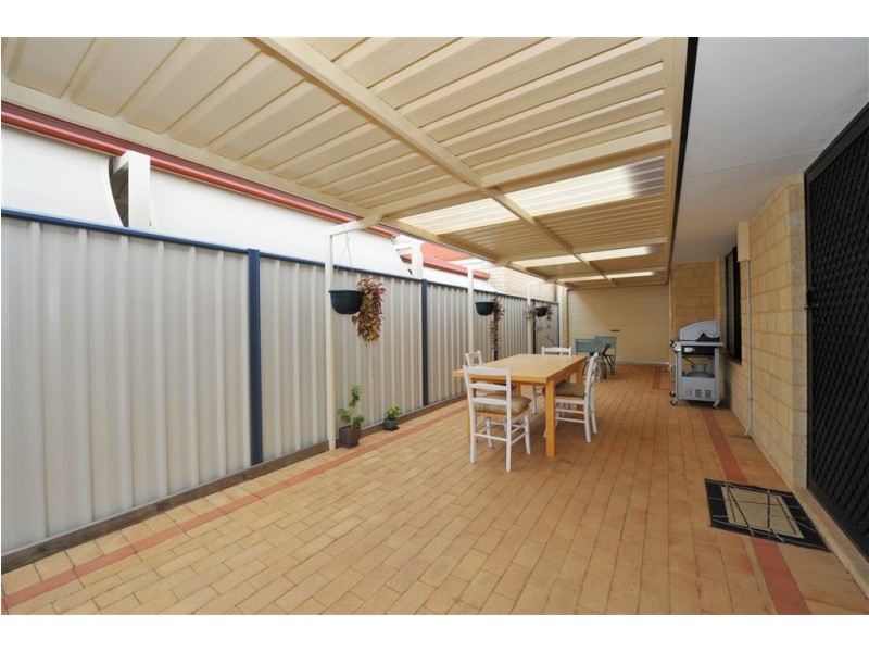 209 Oakmont Avenue, Meadow Springs WA 6210