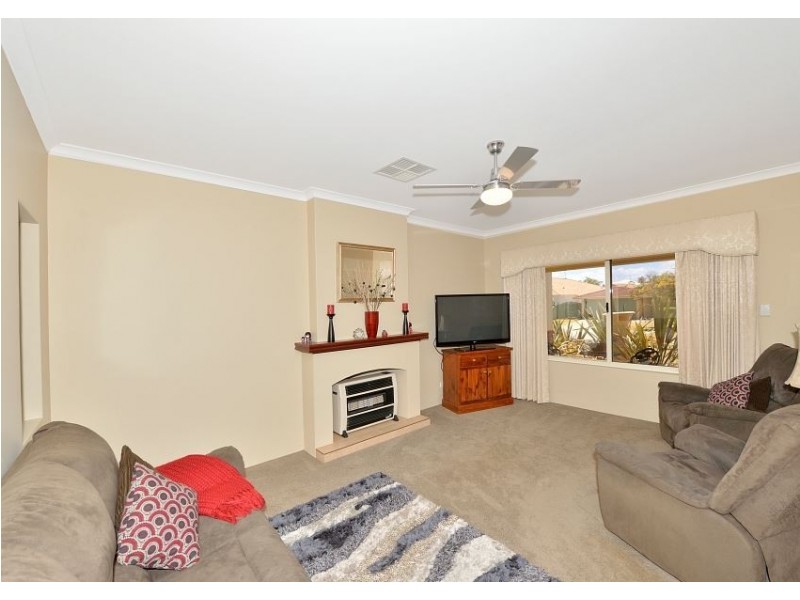 59 Admiralty Crescent, Halls Head WA 6210