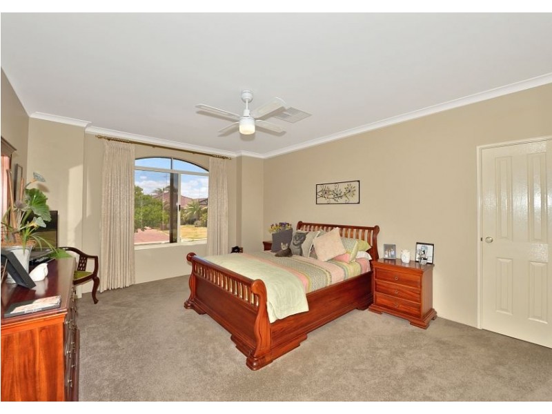 59 Admiralty Crescent, Halls Head WA 6210