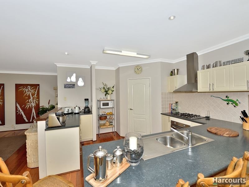 32 Brackenridge Ramble, Meadow Springs WA 6210