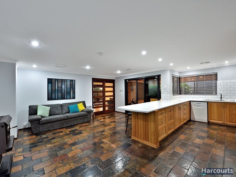 2 Kilkenny Gardens, Halls Head WA 6210