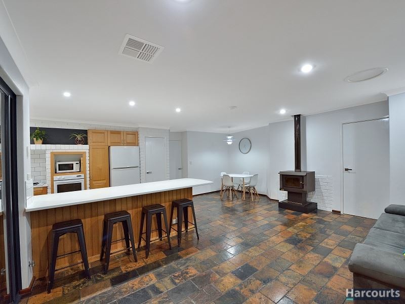 2 Kilkenny Gardens, Halls Head WA 6210