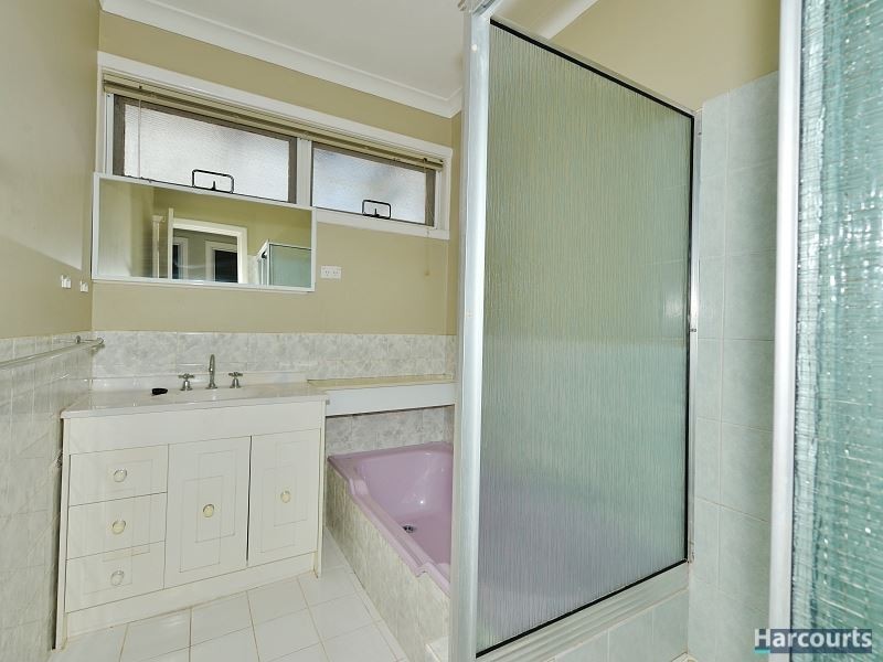 9 Leigh Street, Dudley Park WA 6210