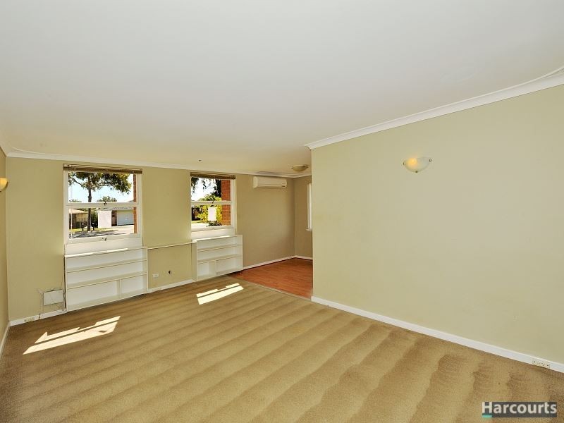 9 Leigh Street, Dudley Park WA 6210