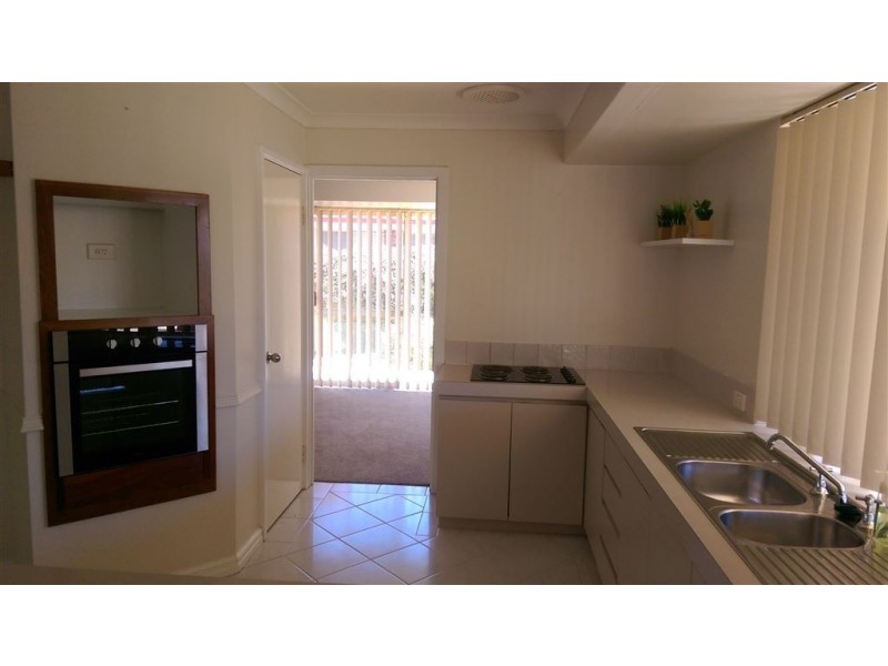 24 Peron Place, San Remo WA 6210