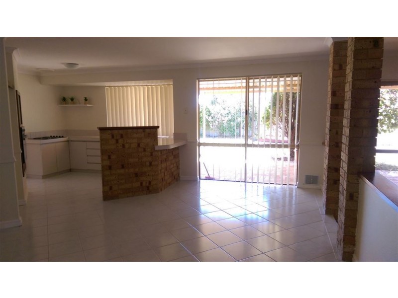 24 Peron Place, San Remo WA 6210