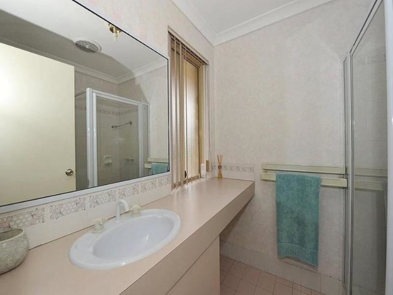 24 Peron Place, San Remo WA 6210