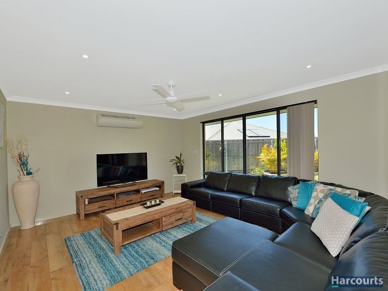 10 Senecio Way, Halls Head WA 6210