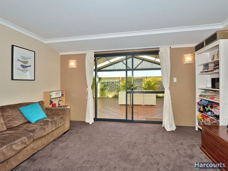 2 Innes Parkway, Lakelands WA 6180