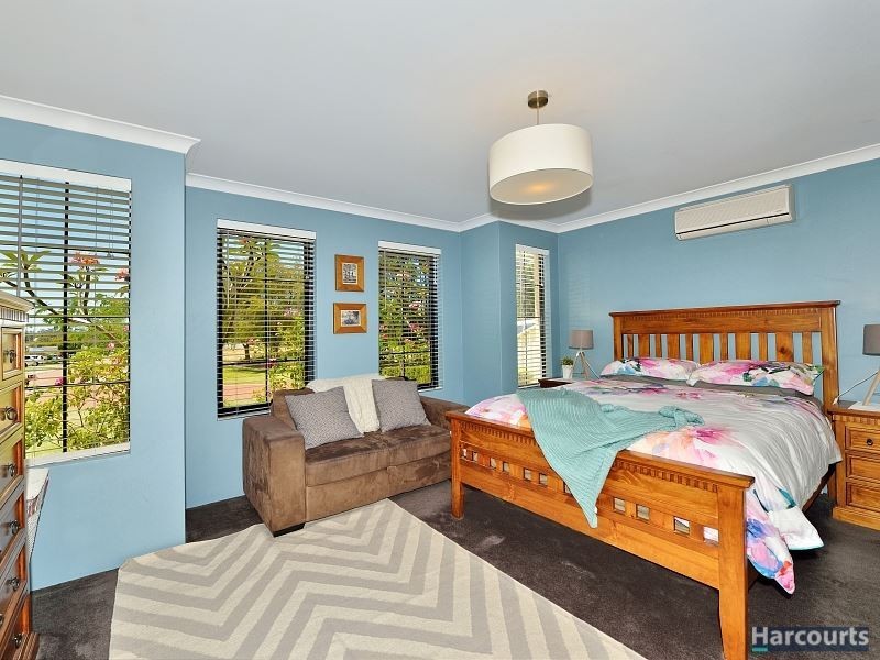 2 Innes Parkway, Lakelands WA 6180