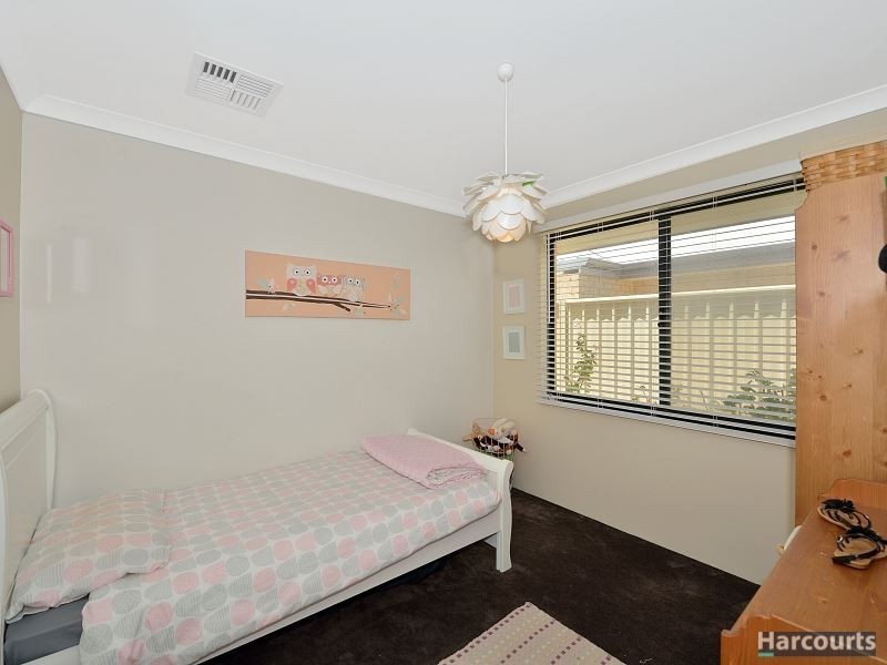 2 Innes Parkway, Lakelands WA 6180