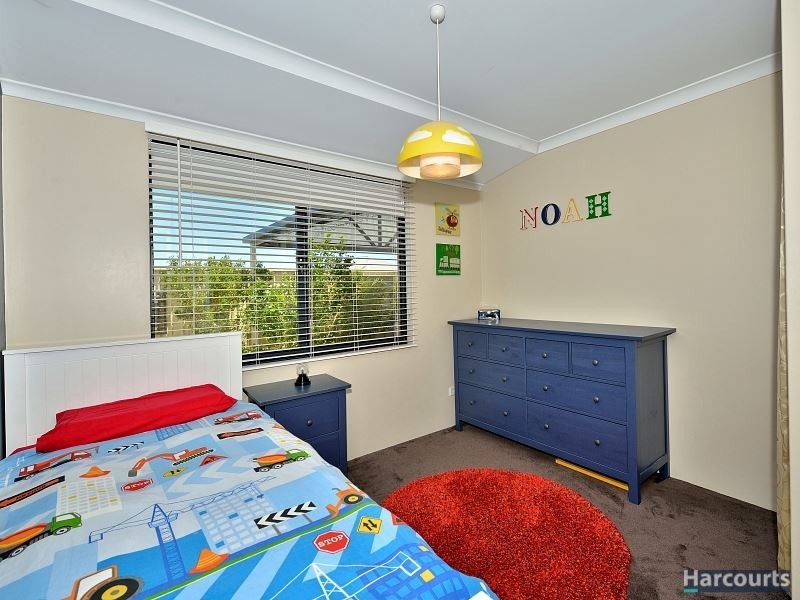 2 Innes Parkway, Lakelands WA 6180