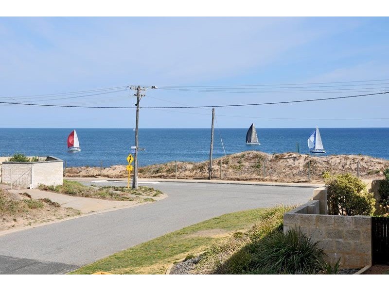 B/28 Valley Road, Halls Head WA 6210