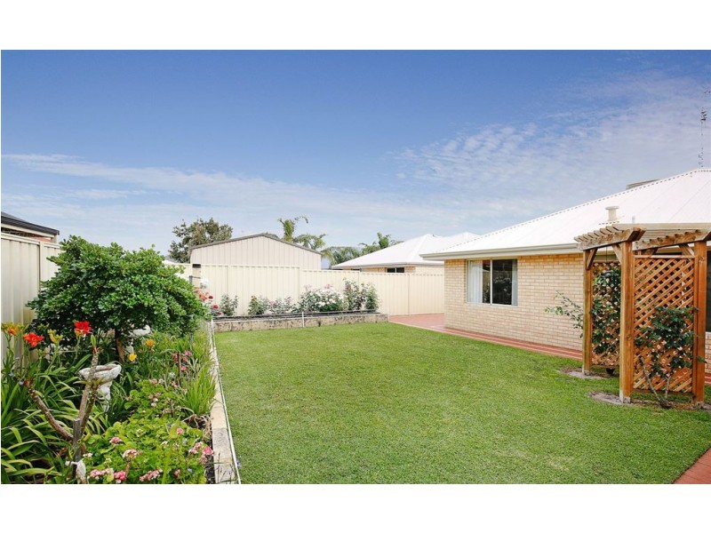 8 Ravendale Drive, Dudley Park WA 6210