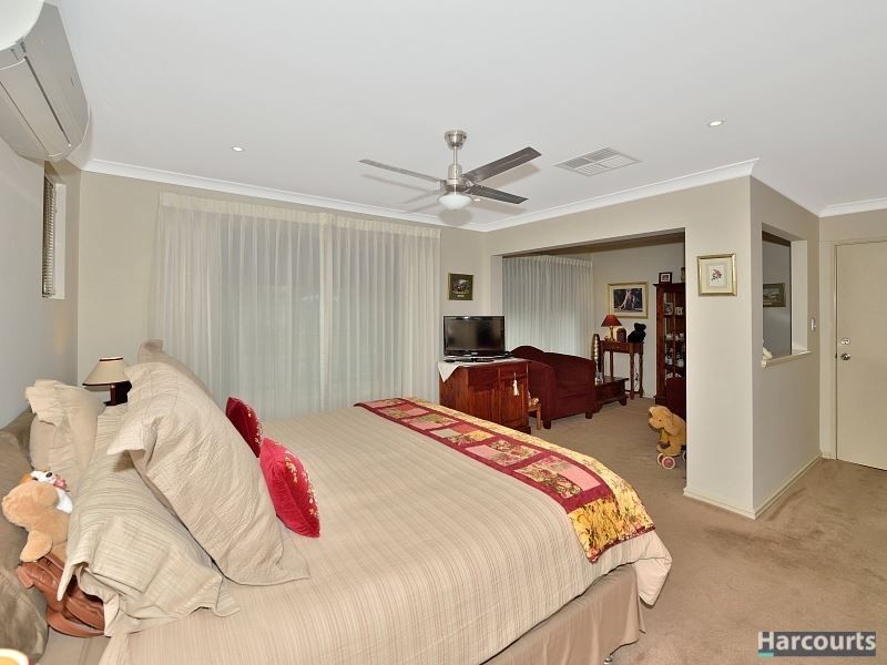 8 Ravendale Drive, Dudley Park WA 6210