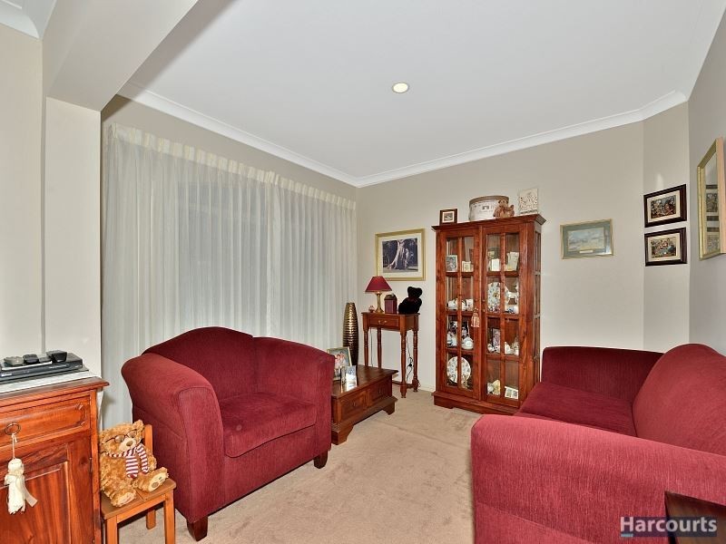 8 Ravendale Drive, Dudley Park WA 6210