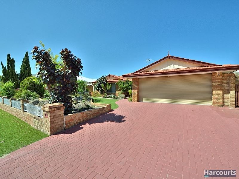 9 Leighton Road East, Halls Head WA 6210