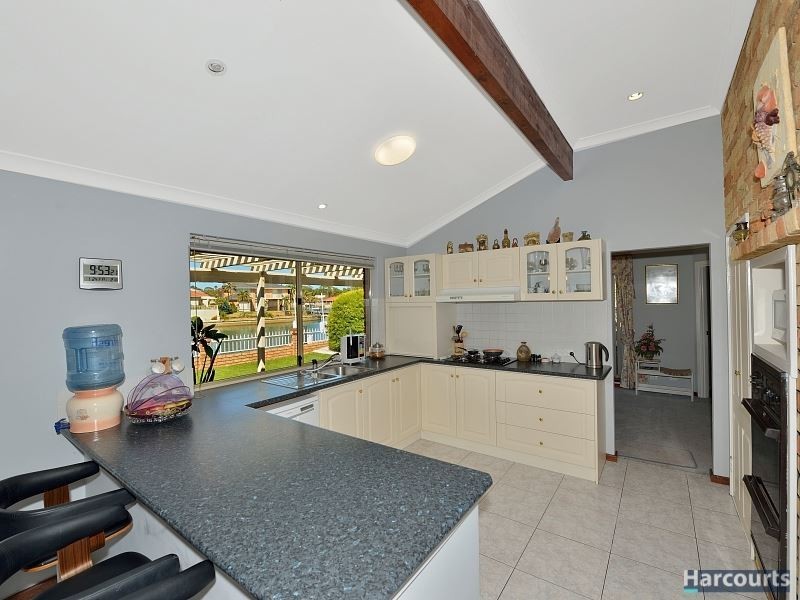 9 Leighton Road East, Halls Head WA 6210