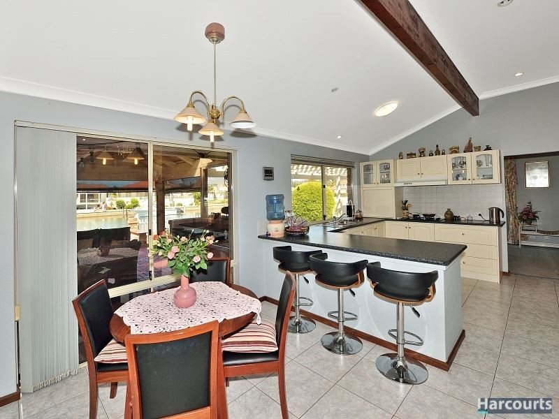 9 Leighton Road East, Halls Head WA 6210