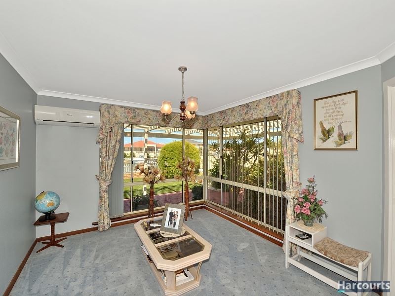 9 Leighton Road East, Halls Head WA 6210