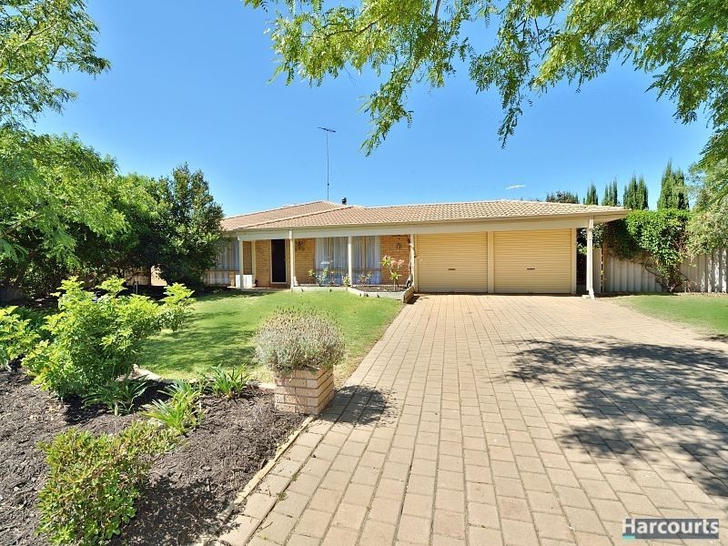 2 Magnolia Rise, Halls Head WA 6210