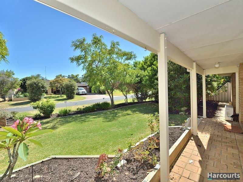 2 Magnolia Rise, Halls Head WA 6210