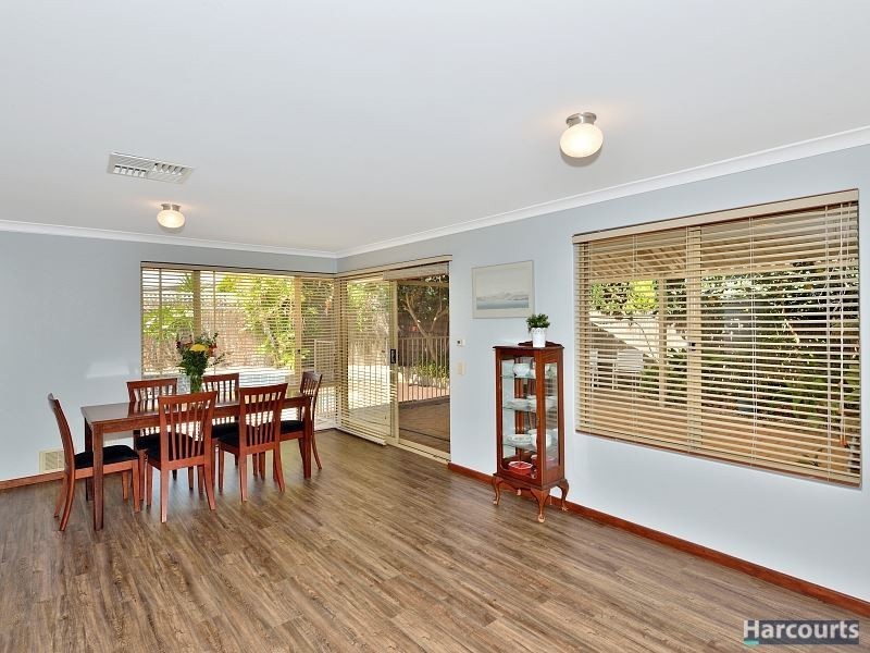 2 Magnolia Rise, Halls Head WA 6210