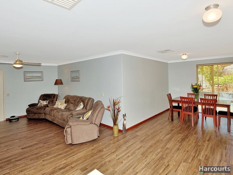 2 Magnolia Rise, Halls Head WA 6210