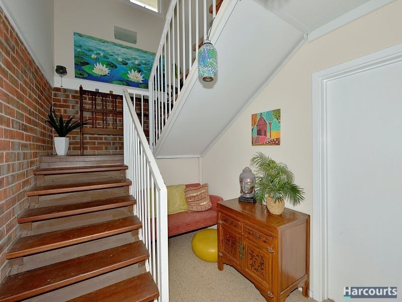 6 Lindley Road, Halls Head WA 6210