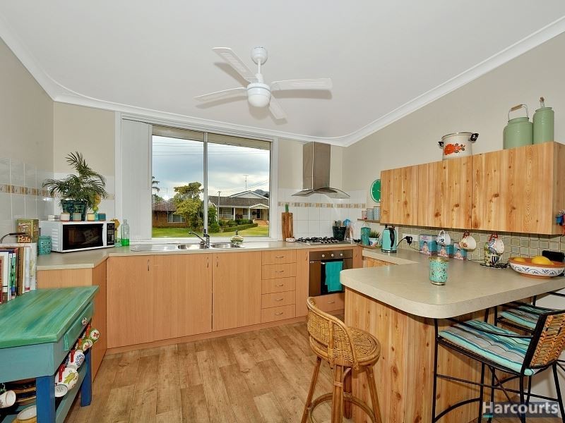 6 Lindley Road, Halls Head WA 6210