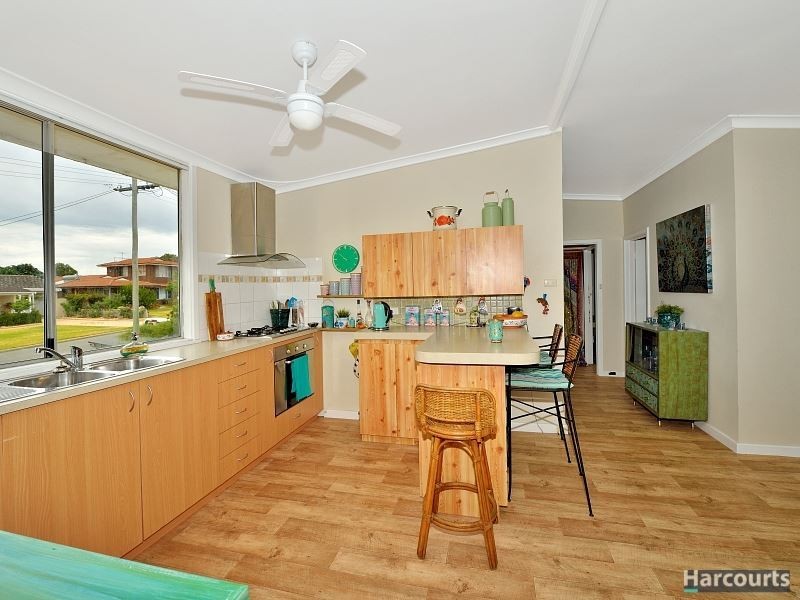 6 Lindley Road, Halls Head WA 6210